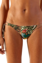 Charger l'image dans la galerie, Model Front: Blueman Bas Bottom Angel Iceberg Gaya