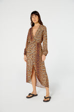 Charger l'image dans la galerie, Model Front: Blueman Vêtement De Plage Vestido Midi Manga Vivian Pintada