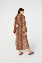 Charger l'image dans la galerie, Model Back: Blueman Vêtement De Plage Vestido Midi Manga Vivian Pintada