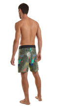 Charger l'image dans la galerie, Model Back: Blueman Boardshort Bermuda Midi Pkt Praia Florestinha Verde
