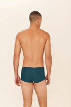 Charger l'image dans la galerie, Model Back: Blueman Sunga / Boxer Sunga Army Fit Liso Verde
