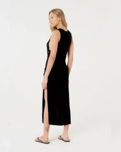 Charger l'image dans la galerie, Model Back: Blueman Vêtement De Plage Vestido Saida Cropped Liso Preto Mistica
