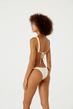 Charger l'image dans la galerie, Model Back: Blueman Bas Bottom Malibu Bordado Off White
