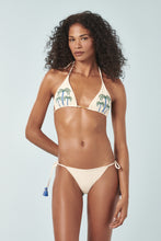 Charger l'image dans la galerie, Model Front: Blueman Haut Top Off-White Cortininha-Bordado
