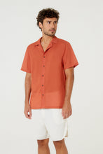 Charger l'image dans la galerie, Model Front: Blueman T-Shirt Pour Homme Camisa Free Soft Marrom
