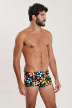 Charger l'image dans la galerie, Model Front: Blueman Sunga / Boxer Sunga Army Coquetel
