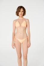 Charger l'image dans la galerie, Model Front: Blueman Haut Top Tahiti Liso Neon Laranja
