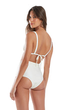 Charger l'image dans la galerie, Model Back: Blueman Haut Top Bordado Rechilieu Off White
