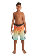 Charger l'image dans la galerie, Model Front: Blueman Maillot De Bain Garçon Bermuda Maxi Teen Espirito Solar
