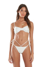 Charger l'image dans la galerie, Model Front: Blueman Bas Bottom Pepe Liso Off White
