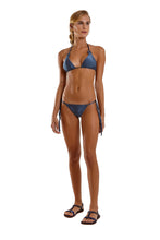 Charger l'image dans la galerie, Model Front: Blueman Haut Top Liso Azul
