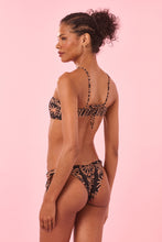 Charger l'image dans la galerie, Model Back: Blueman Haut Top Aina Duna
