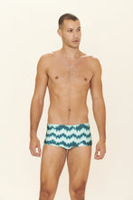 Charger l'image dans la galerie, Model Front: Blueman Sunga / Boxer Sunga Army Wind Azul
