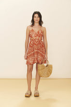 Charger l'image dans la galerie, Model Front: Blueman Mini Dress Dress Resina Brisa-Suave
