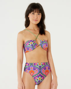 Model Front: Blueman Bas Bottom Surfista Belle Apiculae