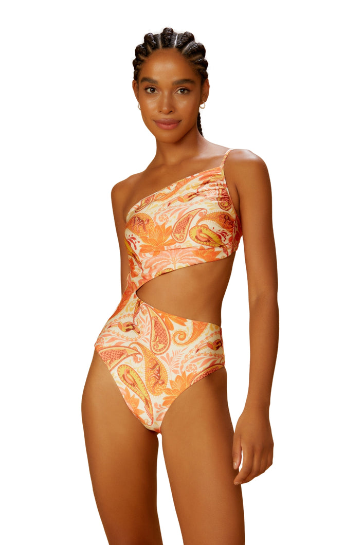 Model Front: Blueman Une Pièce Maio Emma Florest Salmao