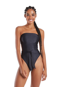Model Front: Blueman Une Pièce Maio Pipeline Preto