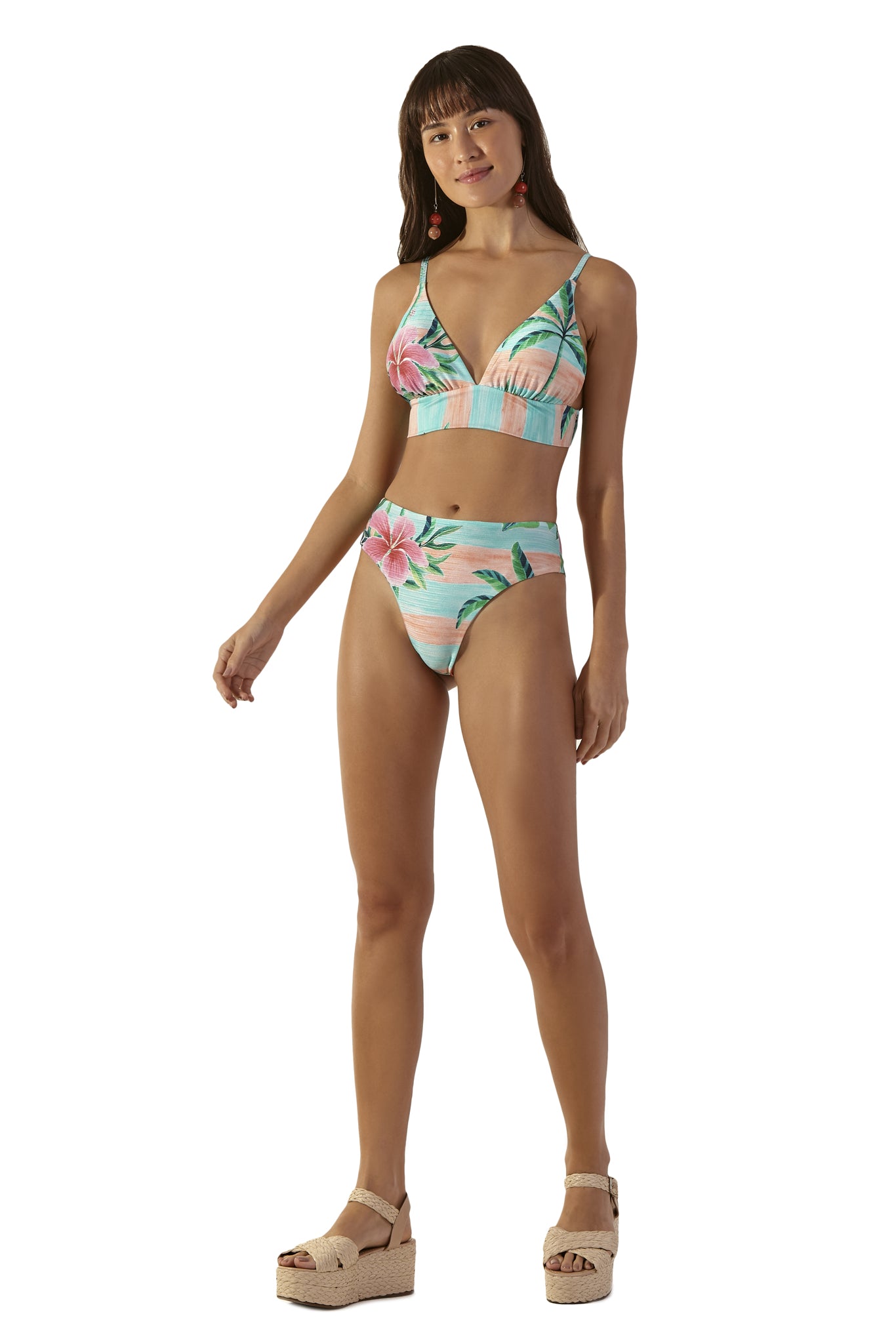 Model Front: Blueman Ensemble Pacifico Levemente