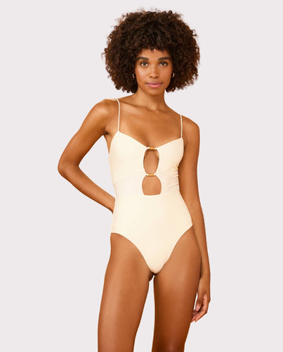 Model Front: Blueman Une Pièce Perola Maio Nina