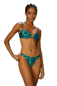 Model Front: Blueman Ensemble Set Fauna Quenia Guaruja-Coracao