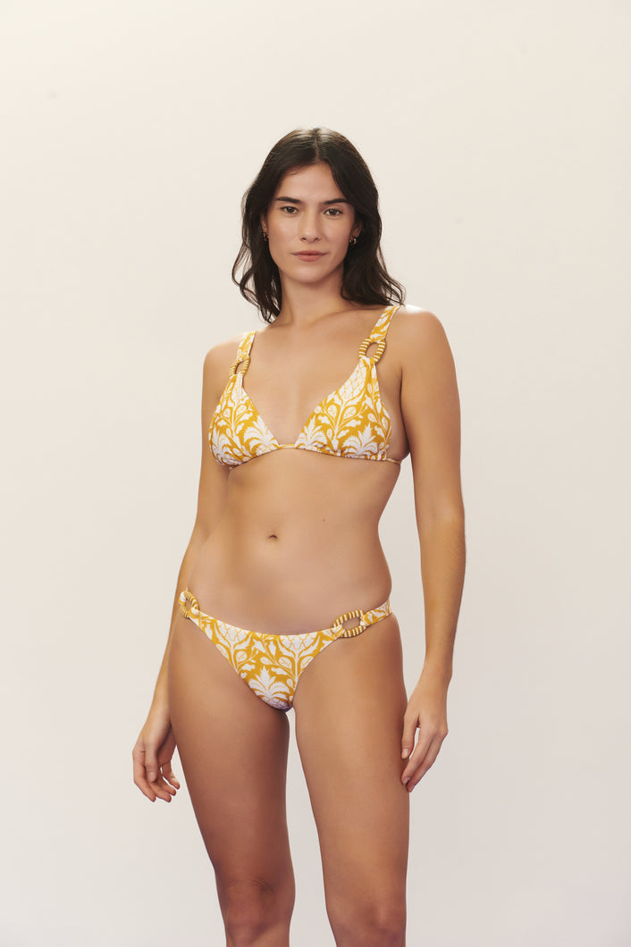 Model Front: Blueman Ensemble Set Seiva-Doce-Amarela Ubatuba