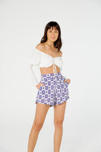 Charger l&#39;image dans la galerie, Model Front: Blueman Short De Plage Short Curto Alfaiataria Tribal
