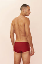 Charger l&#39;image dans la galerie, Model Back: Blueman Sunga / Boxer Sunga Army Cairo Vermelho
