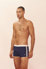 Charger l&#39;image dans la galerie, Model Front: Blueman Sunga / Boxer Sunga New Berlim Bicolor Azul-Marinho
