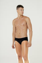 Charger l&#39;image dans la galerie, Model Front: Blueman Sunga / Boxer Sunga Spot Lisa Preto
