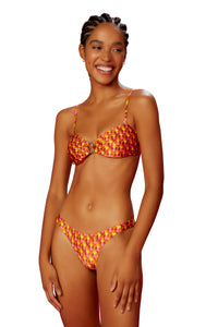 Model Front: Blueman Haut Top Ai-Meu-Coracao Lena