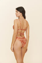 Charger l&#39;image dans la galerie, Model Back: Blueman Haut Top Brisa-Suave Brigitte-Faixa
