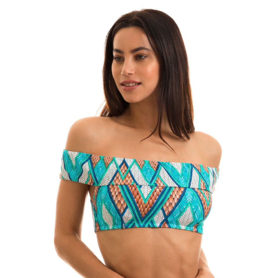 Model Front: Blueman Haut Top Carmem Barlavento