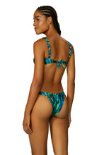 Charger l&#39;image dans la galerie, Model Back: Blueman Haut Top Fauna Quenia
