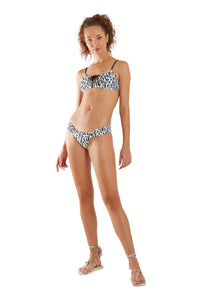 Model Front: Blueman Haut Top Game Boreal Pantera