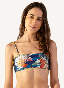 Model Front: Blueman Haut Top Gil Arta