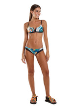 Charger l&#39;image dans la galerie, Model Front: Blueman Haut Top Joy Cancun Tropical Mess
