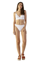 Charger l&#39;image dans la galerie, Model Front: Blueman Haut Top Light Branco
