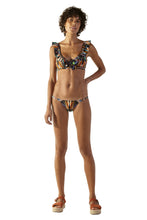 Charger l&#39;image dans la galerie, Model Front: Blueman Haut Top Margot Yapi
