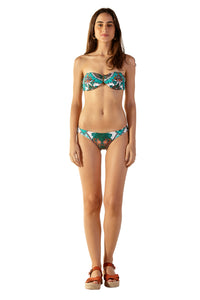 Model Front: Blueman Haut Top Master Mumbai