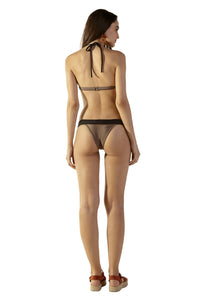 Model Back: Blueman Haut Top Matelasse Caramelo Preto