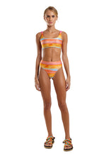 Charger l&#39;image dans la galerie, Model Front: Blueman Haut Top Noruega Sunquine Mar Sunset
