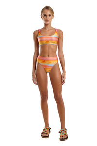 Model Front: Blueman Haut Top Noruega Sunquine Mar Sunset