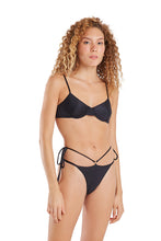 Charger l&#39;image dans la galerie, Model Front: Blueman Haut Top Pepe Liso Preto
