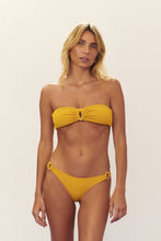Charger l&#39;image dans la galerie, Model Front: Blueman Haut Top Seiva-Doce-Amarela Jade

