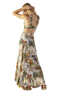 Model Back: Blueman Haut Top Sum Mundi