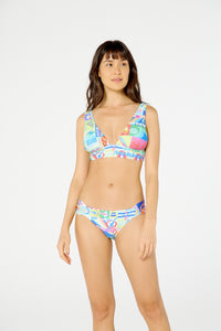 Model Front: Blueman Haut Top Sum New Pacifico 1972