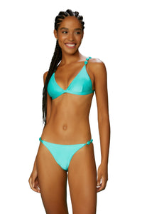 Model Front: Blueman Haut Top Turquesa Drops