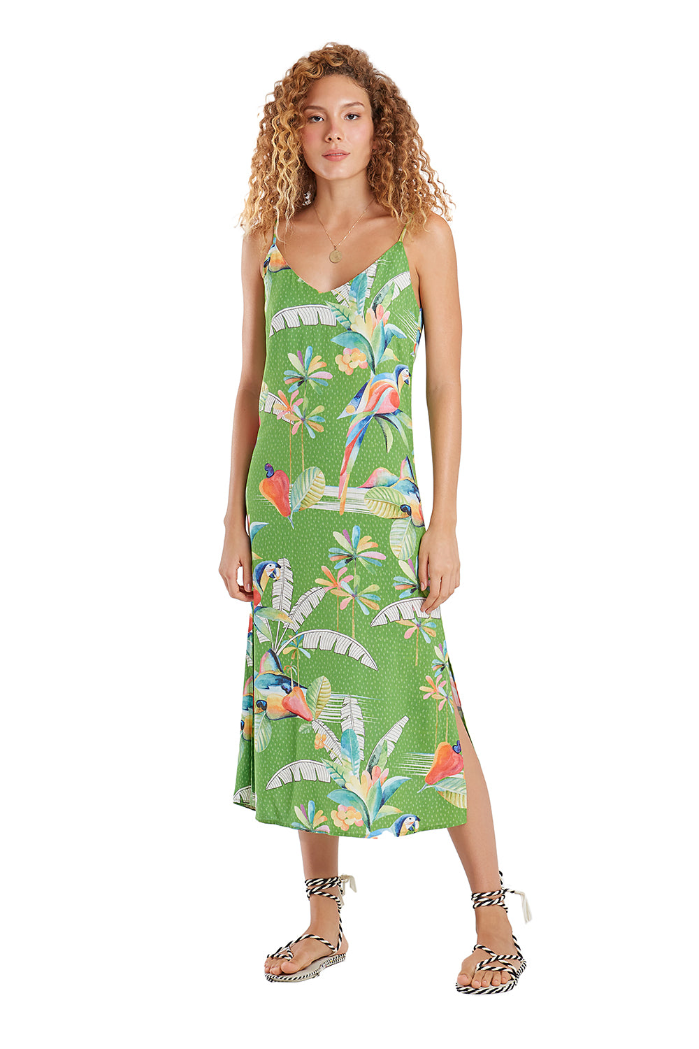 Model Front: Blueman Vêtement De Plage Vestido Midi Rafaela Vanguarda