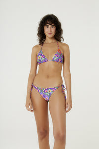 Top Egito Nicole Apiculae